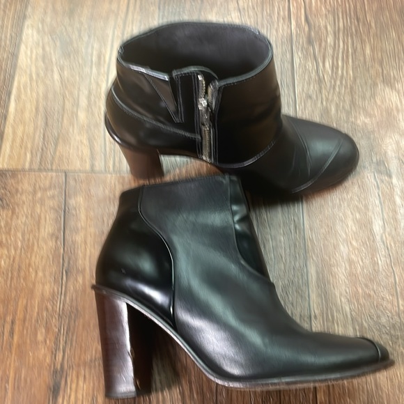 Tibi Leather Patent Contrast Black Booties Block Heels. Zipper Sz 38. Used. - Picture 7 of 10